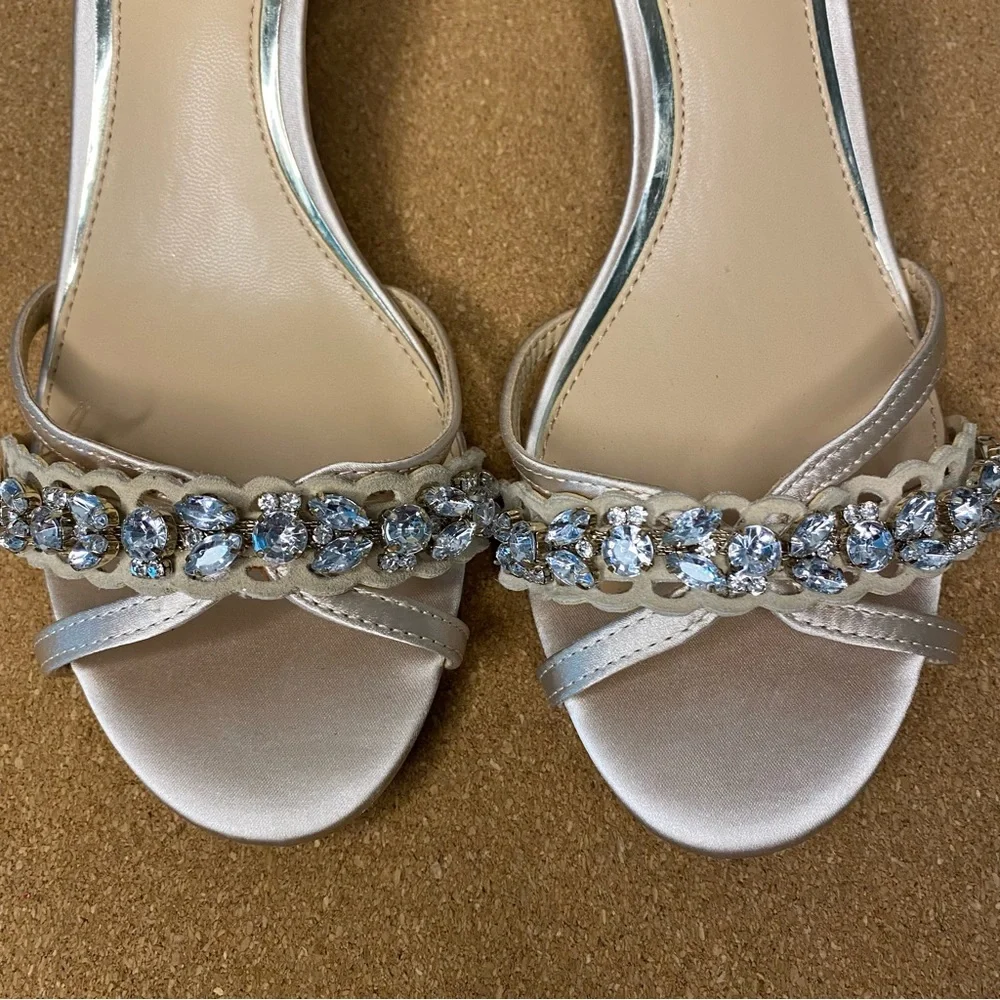 Jewel Badgley Mischka Cream Heels with Crystal Embellishments - Picture 11 of 13